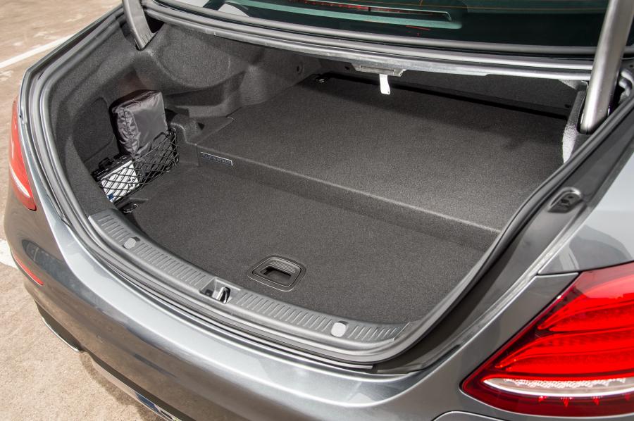 Багажник Mercedes-Benz E350 e AMG Line 2017 года  (UK) (фото 11 из 28)